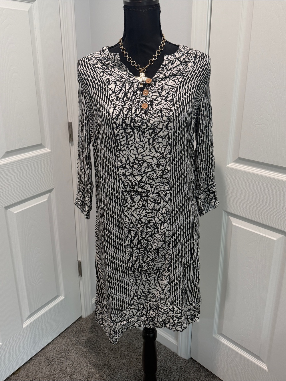 Soft Surroundings Raven Shift Dress Black White Ikat Boho 3/4 Sleeve Women Med - Picture 2 of 10